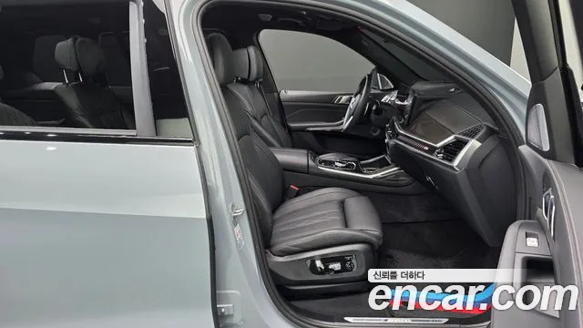 BMW X7 M60i xDrive M Sport 6 мест — Фото автомобиля 23