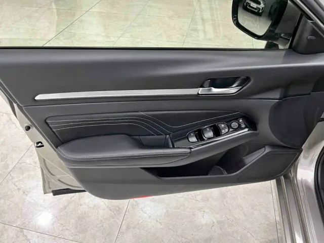 Nissan Teana — Фото автомобиля 15