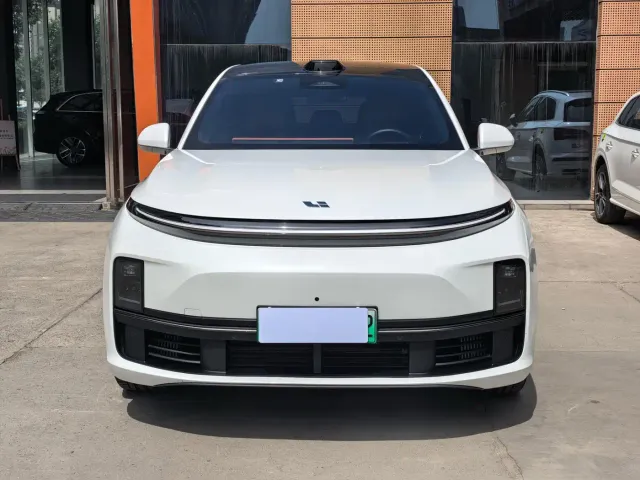 Li Auto L7 — Фото автомобиля 2