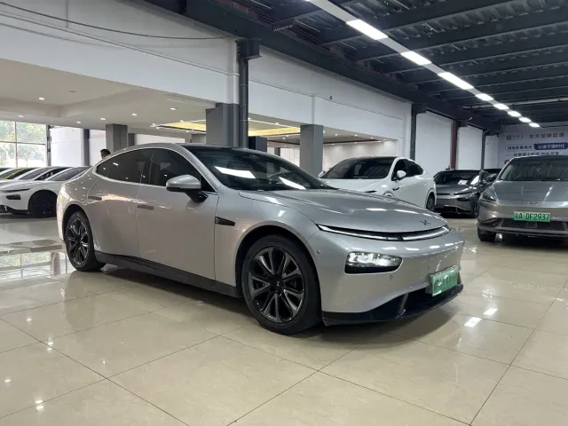 Xpeng P7 — Фото автомобиля 3