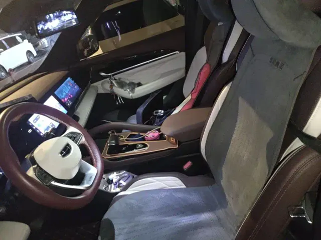 Geely Xingyue L — Фото автомобиля 11