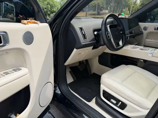Li Auto L8 — Фото автомобиля 4