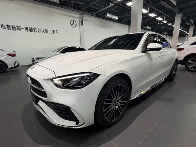 Фотография автомобиля — Mercedes-Benz C-Class