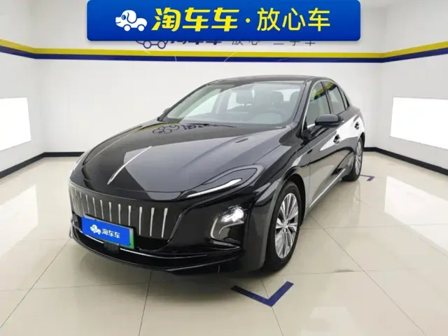 Фотография автомобиля — Hongqi E-QM5