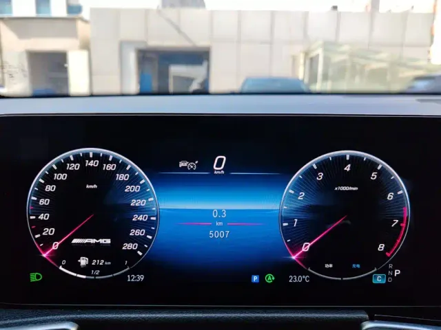 Mercedes-Benz GLB AMG — Фото автомобиля 12