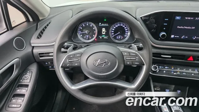 Hyundai Sonata Sonata (DN8) 2.0 LPG(Для проката) — Фото автомобиля 14