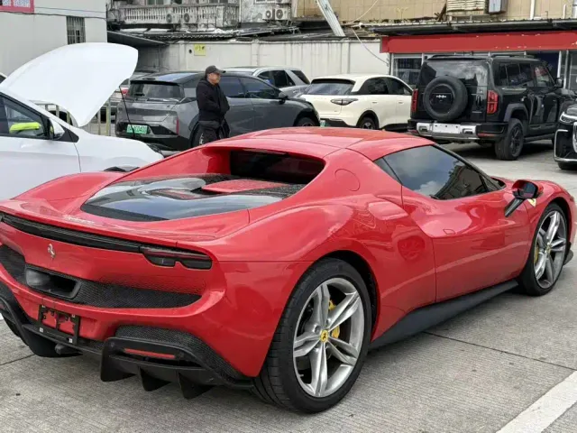 Ferrari 296 — Фото автомобиля 9