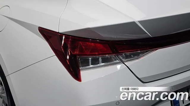 Hyundai AVANTE Avante (CN7) — Фото автомобиля 23