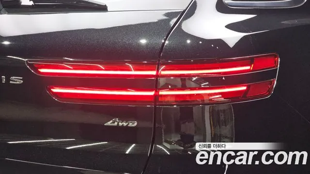 Genesis GV70 — Фото автомобиля 8