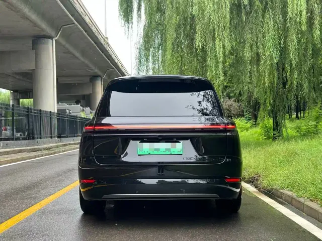 Li Auto L9 — Фото автомобиля 4