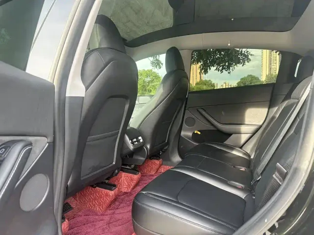 Tesla Model Y — Фото автомобиля 6