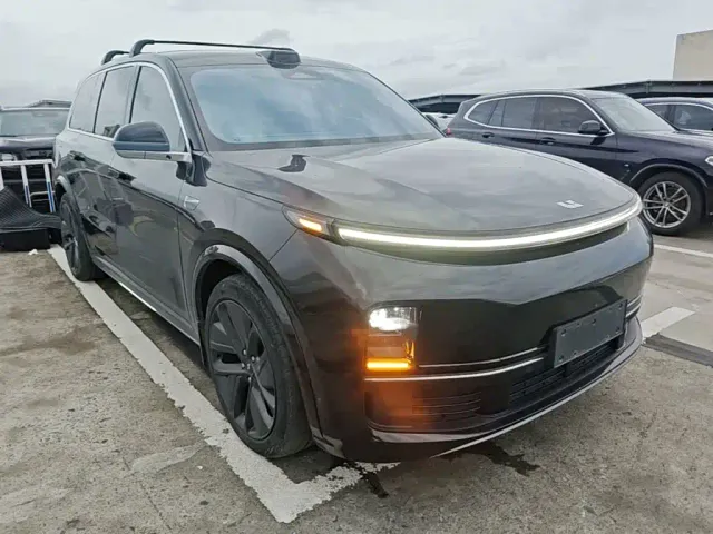 Li Auto L9 — Фото автомобиля 3