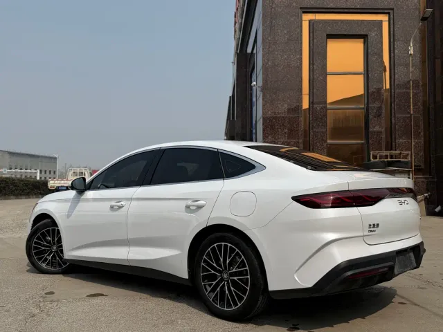 BYD Qin L — Фото автомобиля 5