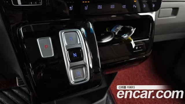 Hyundai Staria Staria 4WD Lounge 9 мест — Фото автомобиля 9