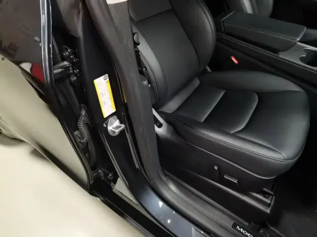 Tesla Model Y — Фото автомобиля 24