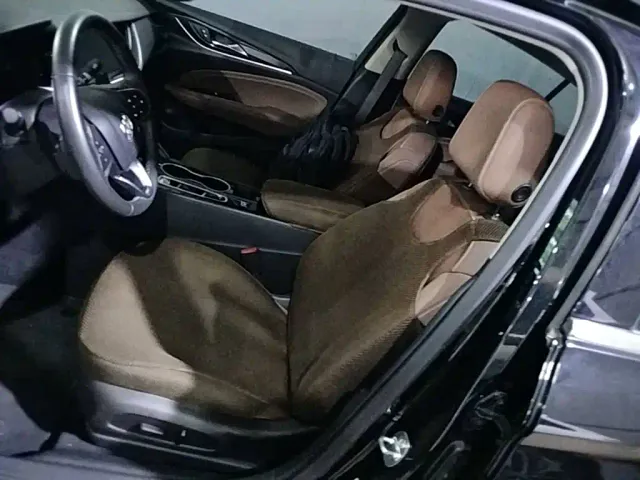 Buick Regal — Фото автомобиля 14