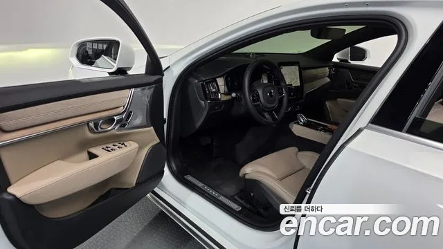 Volvo S90 — Фото автомобиля 15
