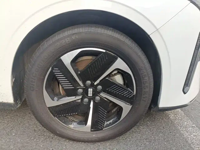 Geely Galaxy L6 — Фото автомобиля 25