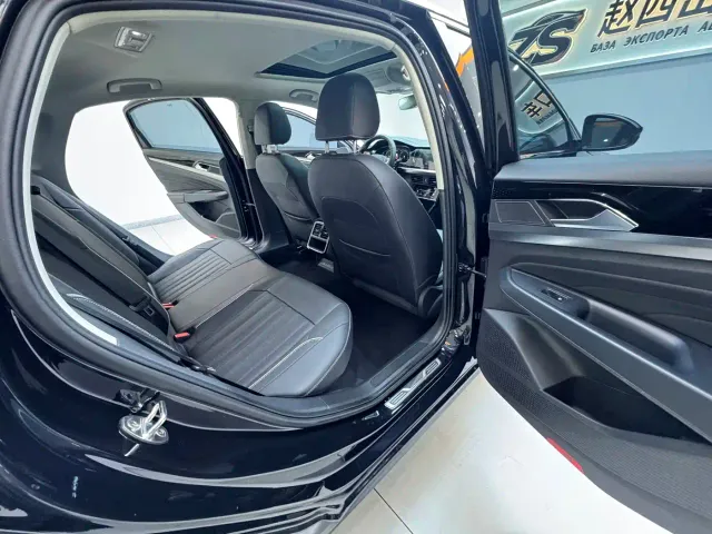 Volkswagen Passat — Фото автомобиля 14