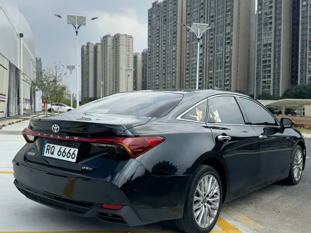 Toyota Avalon — Фото автомобиля 3
