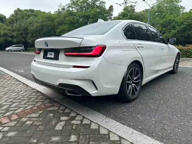 BMW 3 Series — Фото автомобиля 11