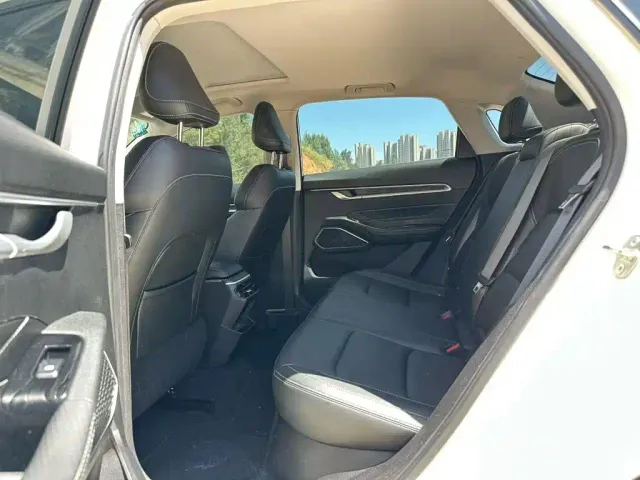 Geely Emgrand — Фото автомобиля 14