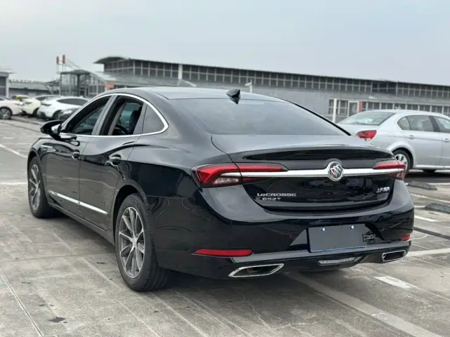 Buick LaCrosse — Фото автомобиля 4