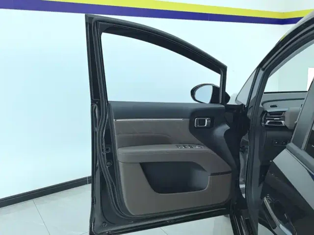 Wuling Starlight 730 — Фото автомобиля 7