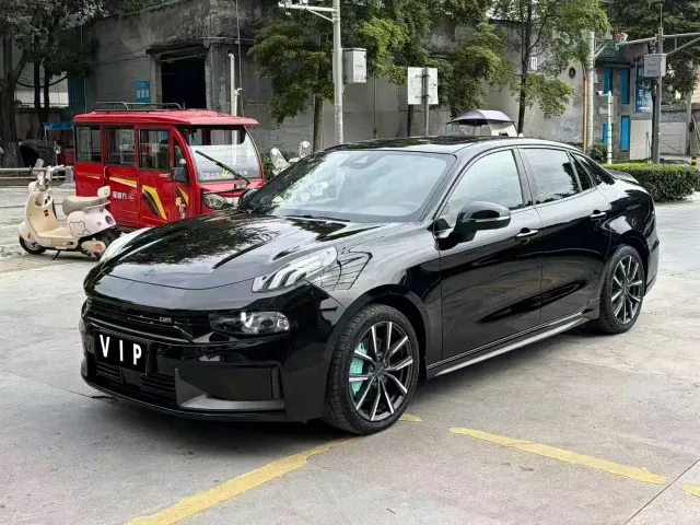 Фотография автомобиля — Lynk & Co 03