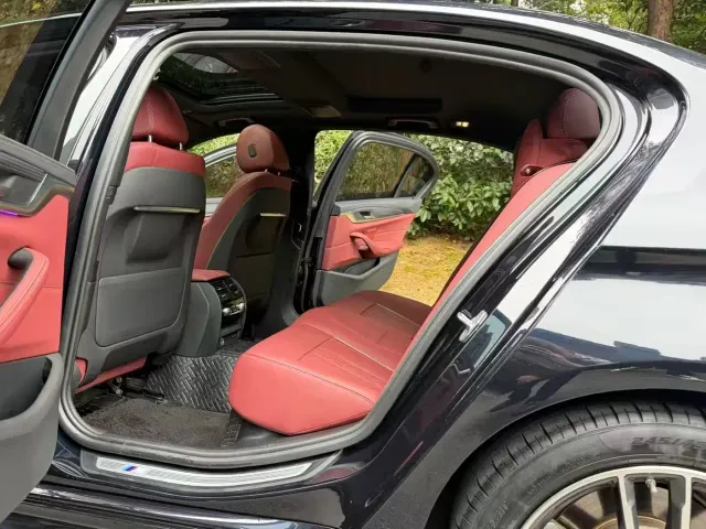BMW 5 Series — Фото автомобиля 7