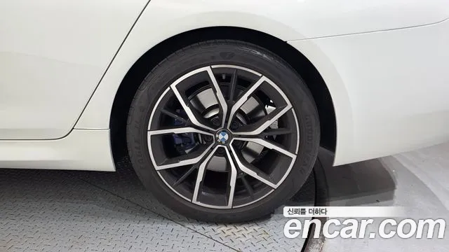 BMW 5 Series G30 — Фото автомобиля 6