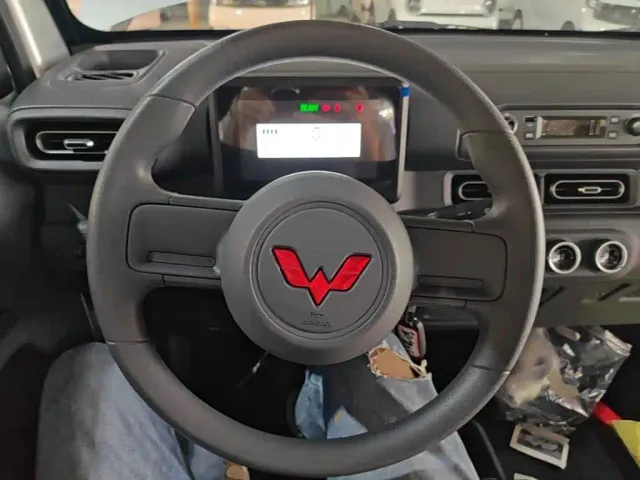Wuling Zhiguang NEV — Фото автомобиля 10