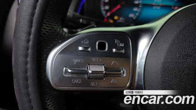 Mercedes-Benz EQB — Фото автомобиля 29