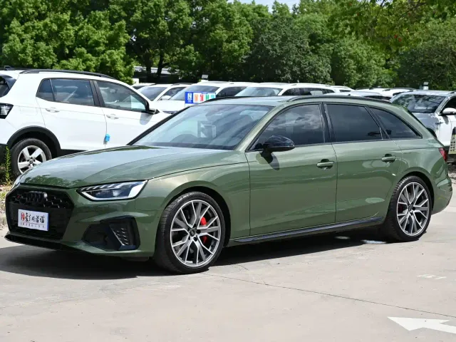 Фотография автомобиля — Audi S4