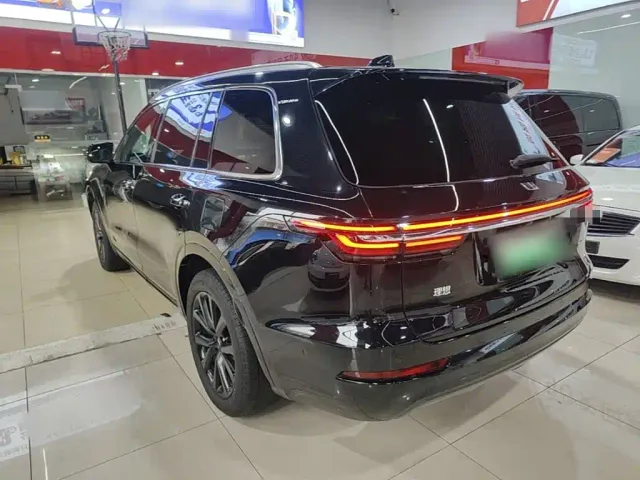 Li Auto ONE — Фото автомобиля 4