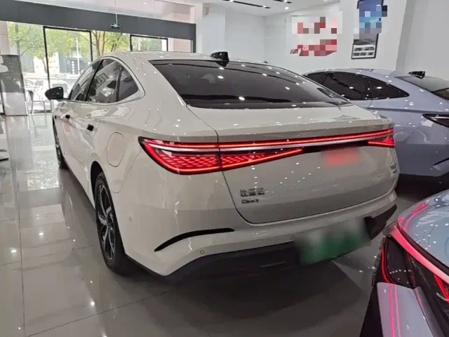 BYD Seal 07 DM-i — Фото автомобиля 22