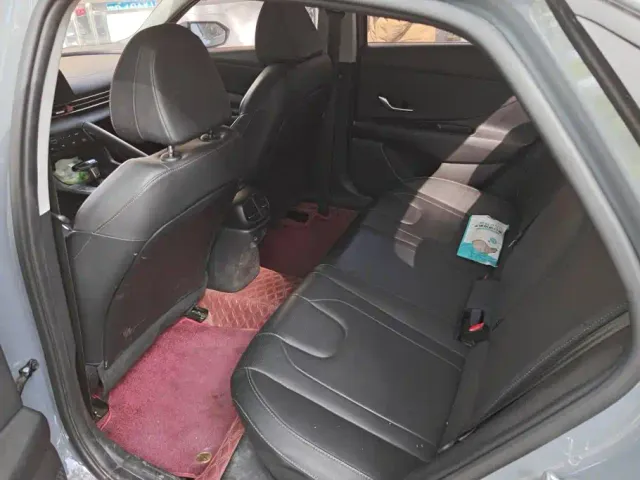 Hyundai Elantra — Фото автомобиля 11