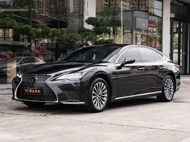 Фотография автомобиля — Lexus LS