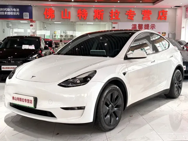 Фотография автомобиля — Tesla Model Y