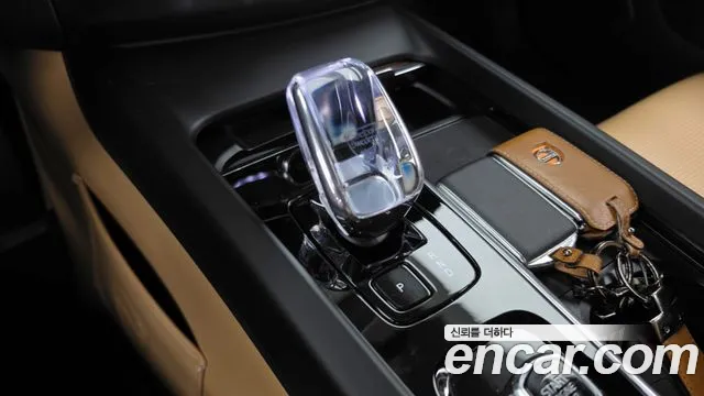 Volvo XC60 Generation 2 — Фото автомобиля 9
