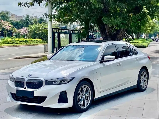 Фотография автомобиля — BMW i3