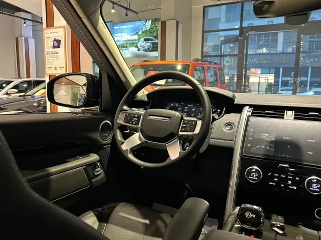 Land Rover Discovery — Фото автомобиля 22