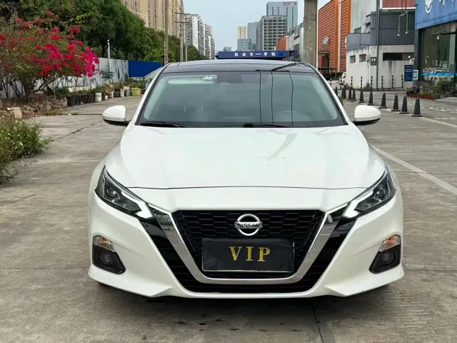 Nissan Teana — Фото автомобиля 3