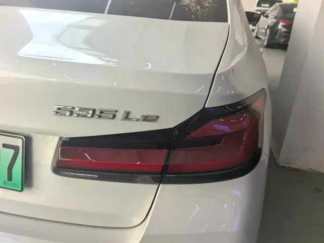 BMW 5 Series — Фото автомобиля 13