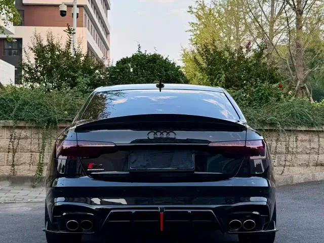 Audi S4 — Фото автомобиля 3