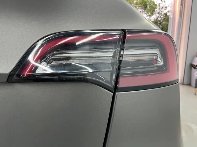Tesla Model Y — Фото автомобиля 16