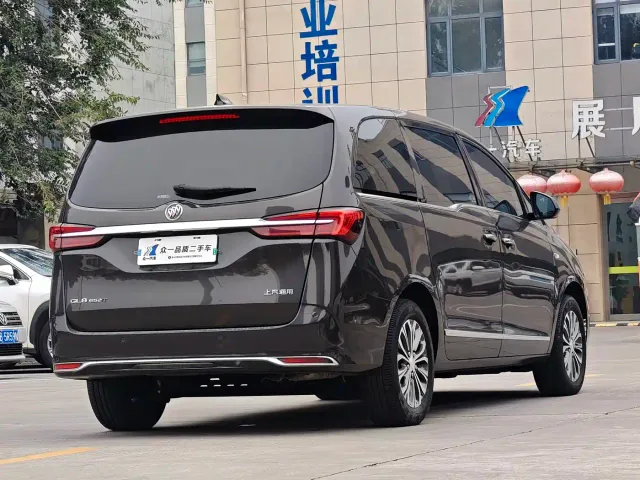 Buick GL8 — Фото автомобиля 7