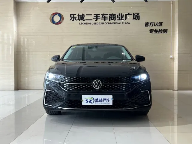 Volkswagen Passat — Фото автомобиля 2
