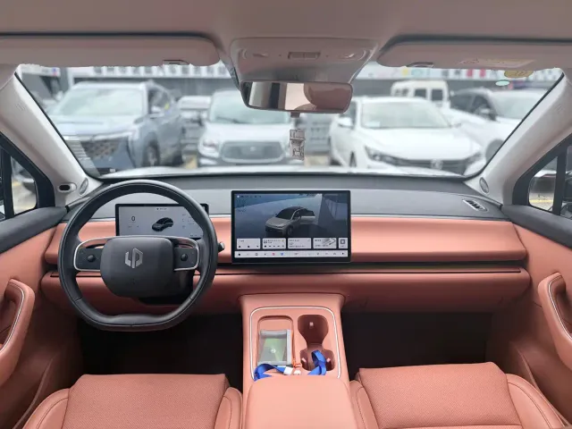 Leapmotor C10 — Фото автомобиля 9
