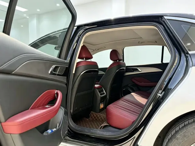 Hongqi H5 — Фото автомобиля 7